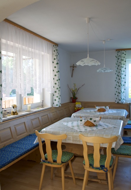 Wohnzimmer der grossen Ferienwohnung im Ferienhaus